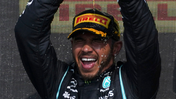 অষ্টম বারের জন্য ব্রিটিশ গ্রাঁ পি চ্যাম্পিয়ন লুইস হ্যামিলটন অষ্টম বারের জন্য ব্রিটিশ গ্রাঁ পি চ্যাম্পিয়ন লুইস হ্যামিলটন