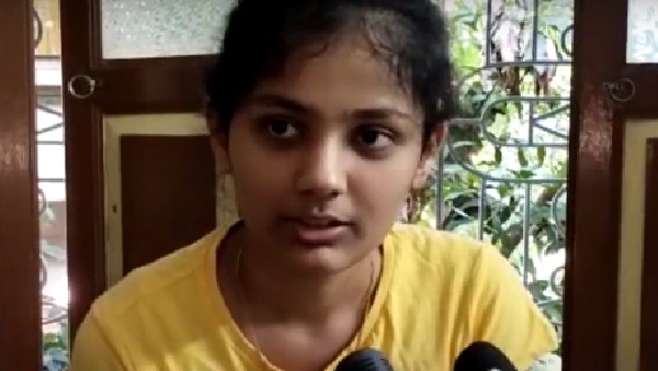 আলাদা করে 'মুসলমান মেয়ে' বলা মানে আসলে বৈসম্য তৈরি করে দেওয়া বলছেন কবি মন্দ্রাকান্তা সেন 