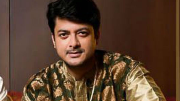 সৃজিতের সঙ্গে দূরত্ব