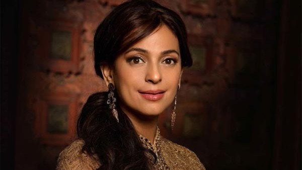 থুতু ফেলা কাণ্ডে জুহি কী ঘটিয়েছেন? থুতু ফেলা কাণ্ডে জুহি কী ঘটিয়েছেন?