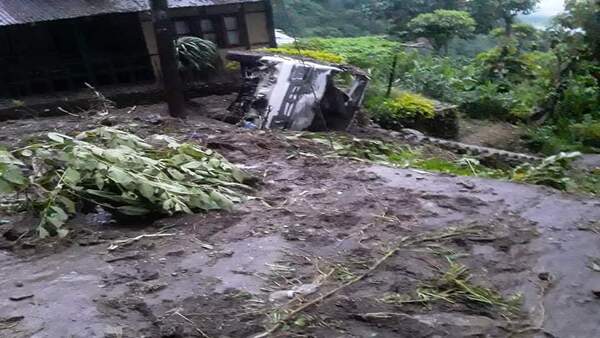 নিখোঁজ ৫ শ্রমিক