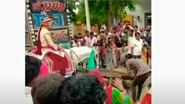 বরকে নিয়ে দৌড় দিল ঘোড়া