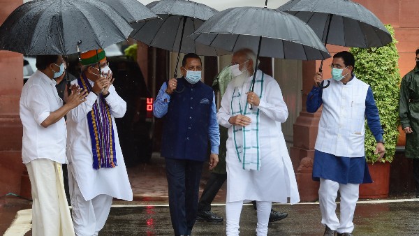 যাঁরা ভ্যাকসিন নিয়েছেন, তাঁরা বাহুবলী যাঁরা ভ্যাকসিন নিয়েছেন, তাঁরা বাহুবলী