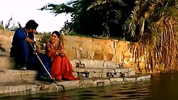 পাঞ্চি নদীয়া পবন কে ঝোঁকে–রিফিউজি (‌২০০০)‌