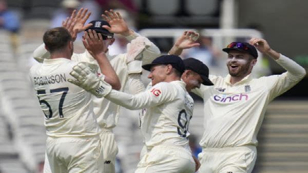 সাড়া জাগিয়েও অনিশ্চয়তা সাড়া জাগিয়েও অনিশ্চয়তা