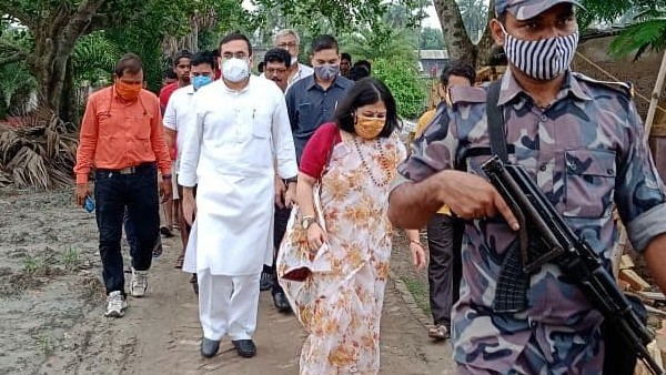 বাংলার ভালোর জন্যই দিল্লি ছোটেন অনির্বাণ বলছে বিজেপি কর্মী সমর্থকদের একাংশ বাংলার ভালোর জন্যই দিল্লি ছোটেন অনির্বাণ বলছে বিজেপি কর্মী সমর্থকদের একাংশ