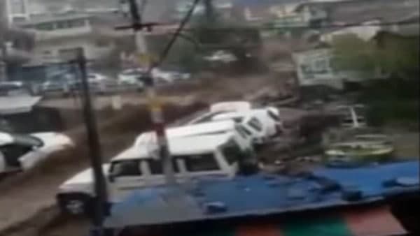 ফ্ল্যাশ ফ্লাড হিমাচল প্রদেশে