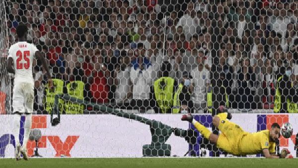 পেনাল্টি মিসের খেসারত পেনাল্টি মিসের খেসারত