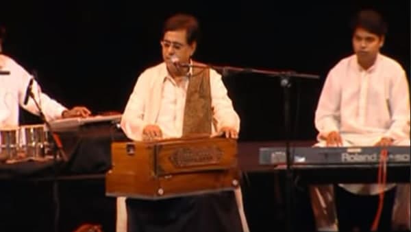 ২০১১ সালে একলা হয়ে পড়েন চিত্রা