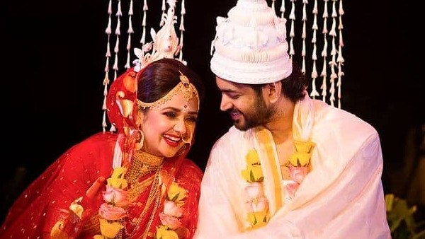 আইনি বিয়ে সারলেন মিমি–ওম