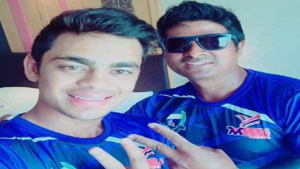 ঈশানের কোচ ঈশানের কোচ