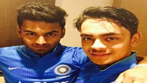 প্রথম একাদশে পন্থ ও কিষাণ প্রথম একাদশে পন্থ ও কিষাণ