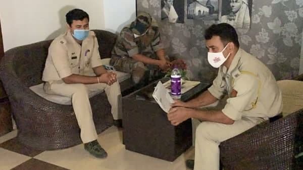 ত্রিপুরার দলে প্রতিনিধি যাঁরা ত্রিপুরার দলে প্রতিনিধি যাঁরা