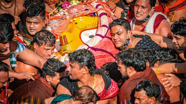  ২৫ জন দেবদাসী ছিলেন