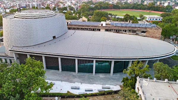 তিনটে প্রবেশদ্বার তিনটে প্রবেশদ্বার