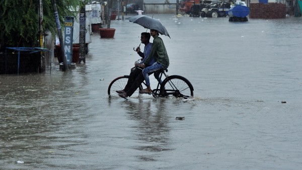  হাল্কা থেকে মাঝারি বৃষ্টির পূর্বাভাস