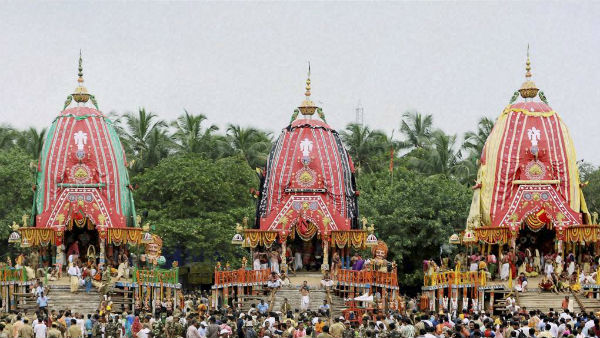 পুরীর রথযাত্রার কাঠ পরে কী করা হয়? পুরীর রথযাত্রার কাঠ পরে কী করা হয়?