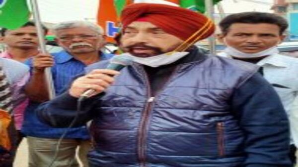 পরপর দুবার তিনি রাজ্যের বিধায়ক পরপর দুবার তিনি রাজ্যের বিধায়ক