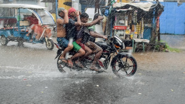 অবস্থান করছে দুটি নিম্নচাপ