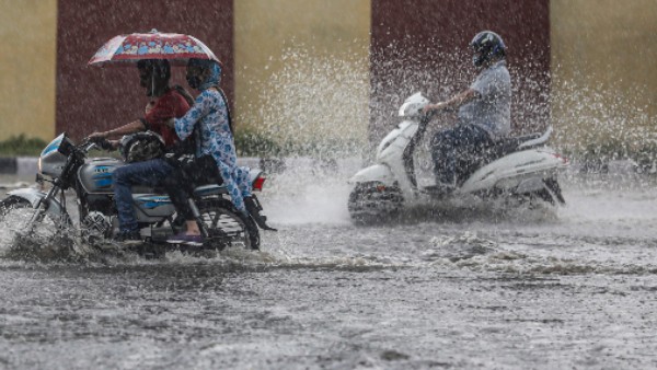 ভাসছে মুম্বই-দিল্লি
