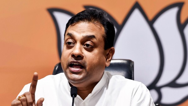  পালিয়ে বেড়াচ্ছে বিরোধীরা 