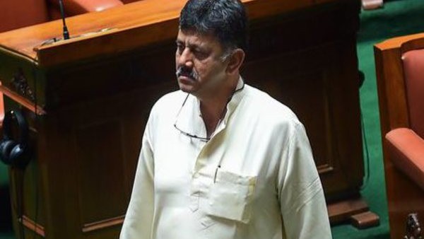  শিবকুমারের সমালোচনায় বিভিন্ন দল