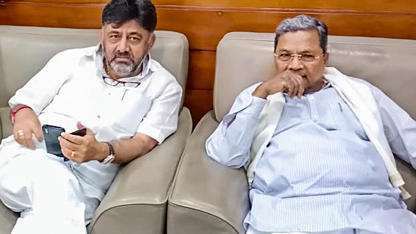 দুই নেতার মধ্যে মুখ্যমন্ত্রীর পদপ্রার্থী হওয়া নিয়েও বিরোধ