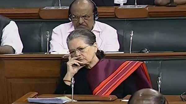বাদল অধিবেশনের ঘুঁটি সাজাচ্ছেন সোনিয়া, সংসদীয় কমিটিতে বিদ্রোহীরাও বাদল অধিবেশনের ঘুঁটি সাজাচ্ছেন সোনিয়া, সংসদীয় কমিটিতে বিদ্রোহীরাও