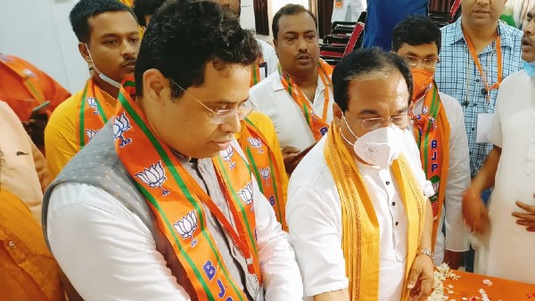 মন্ত্রিসভা সম্প্রসারণের দিনই বিস্ফোরক সৌমিত্র মন্ত্রিসভা সম্প্রসারণের দিনই বিস্ফোরক সৌমিত্র