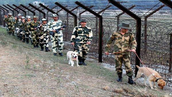 যে কোনও উপায়ে বাংলাদেশ যেতে চায় বেশ কিছু যুবক