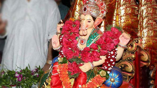 লাল রঙের গণেশ মূর্তি লাল রঙের গণেশ মূর্তি