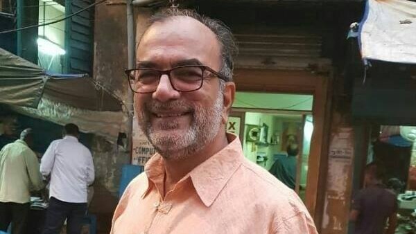 দুর্বলের উপর শক্তিপ্রদর্শন সহজ!