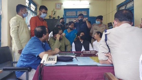 ত্রিপুরার ঠুঁটো পুলিশ হাত গুটিয়ে বসে আছে
