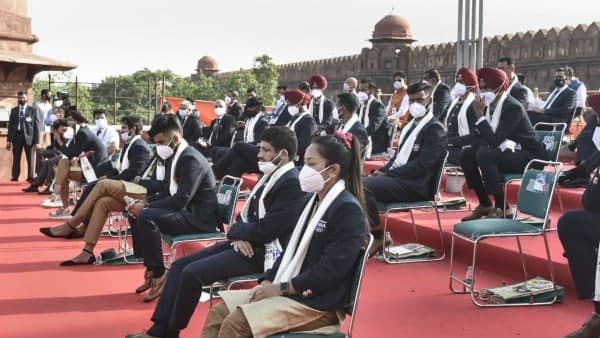 আপ্লুত বাকিরা আপ্লুত বাকিরা