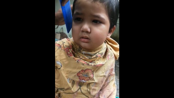 শিশু অনুশ্রুত–চুল কাটার ভিডিও