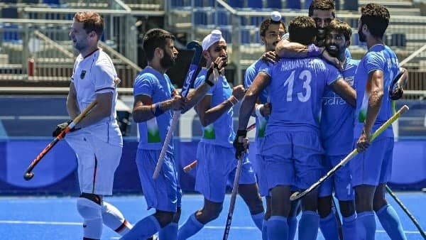 অনেক প্রতীক্ষার পর পদক