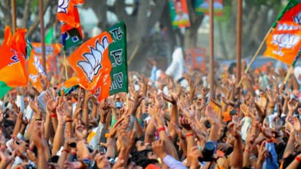 বনগাঁ বিজেপি আদতে আড়াআড়ি দু-ভাগ বনগাঁ বিজেপি আদতে আড়াআড়ি দু-ভাগ