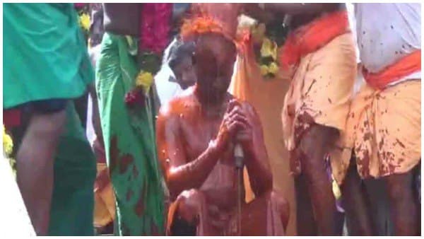 ১০৮ কিলো লঙ্কার গুঁড়ো মেশানো জলে স্নান