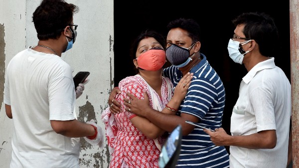 কেরলে বাড়ছে মৃত্যু, তামিলনাড়ুতে স্কুল খুলছে