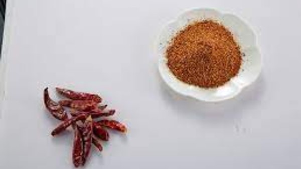 এখানে দেবতা কে দেওয়া হয় লঙ্কা