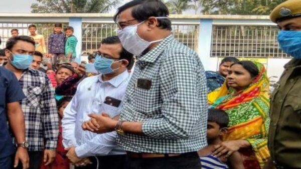 দুয়ারে সরকার ক্যাম্পে লক্ষ্মীর ভাণ্ডার নিয়ে বাড়তি সতর্কতা দুয়ারে সরকার ক্যাম্পে লক্ষ্মীর ভাণ্ডার নিয়ে বাড়তি সতর্কতা