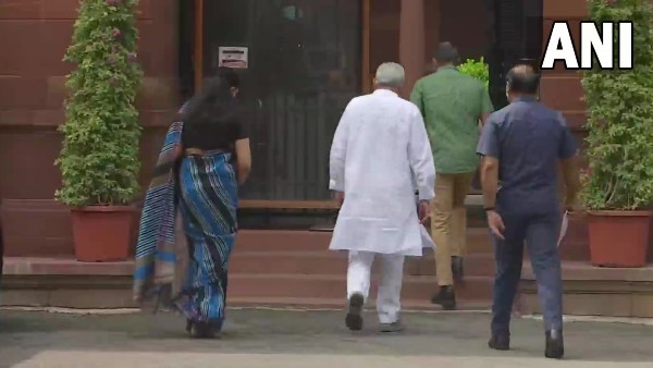 এড়িয়ে যেতে পারেননি নীতীশ কুমার, বিজেপিও এড়িয়ে যেতে পারেননি নীতীশ কুমার, বিজেপিও