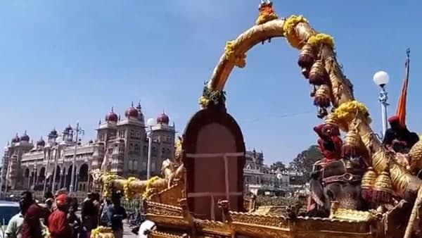 এটা ডান্ডিয়ার মতোই একটি উৎসব