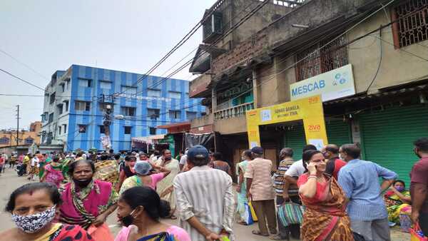 হাওড়ার বাল্টিকুড়িতে হুড়োহুড়ি হাওড়ার বাল্টিকুড়িতে হুড়োহুড়ি