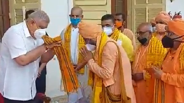 রাজ্যপালের কাছে দরবার ৫৭ টি সনাতন সংগঠনের প্রতিনিধিদের