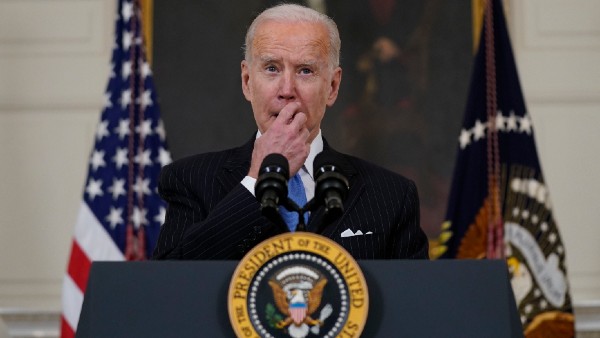 অর্ধেক হয়ে গেল জনপ্রিয়তা অর্ধেক হয়ে গেল জনপ্রিয়তা