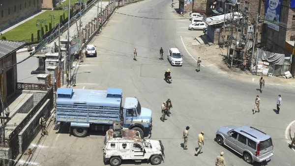 কষ্টেই কাটছে সাধারণ মানুষের কষ্টেই কাটছে সাধারণ মানুষের
