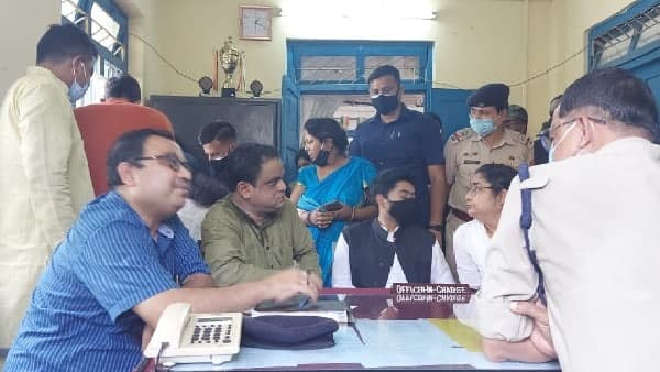 অভিযুক্ত তৃণমূল নেতারা অভিযুক্ত তৃণমূল নেতারা
