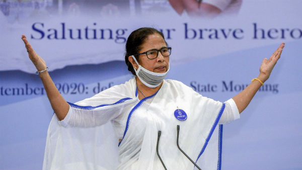  মমতা বন্দ্যোপাধ্যায়ের অবদানকে কুর্নিশ 