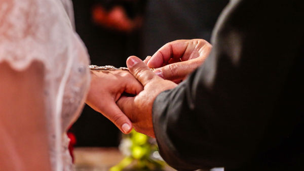 বিল পাঠানো হয় দু’জন অতিথিদের কাছে বিল পাঠানো হয় দু’জন অতিথিদের কাছে